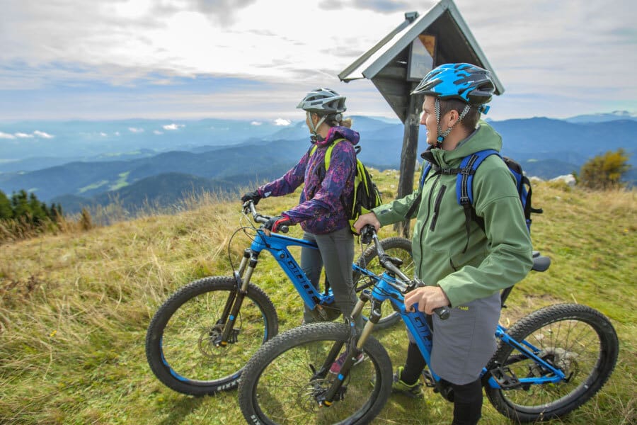 Villachiovada Luxury - Villa Umbria ebike tour service